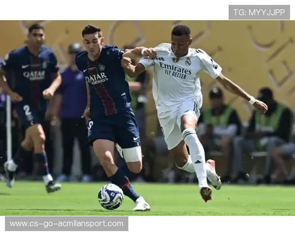 巴黎圣日耳曼身体对抗课：边路球员加强对抗与冲刺能力