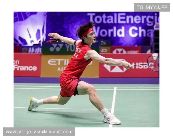 羽毛球边线救球堪称艺术表演