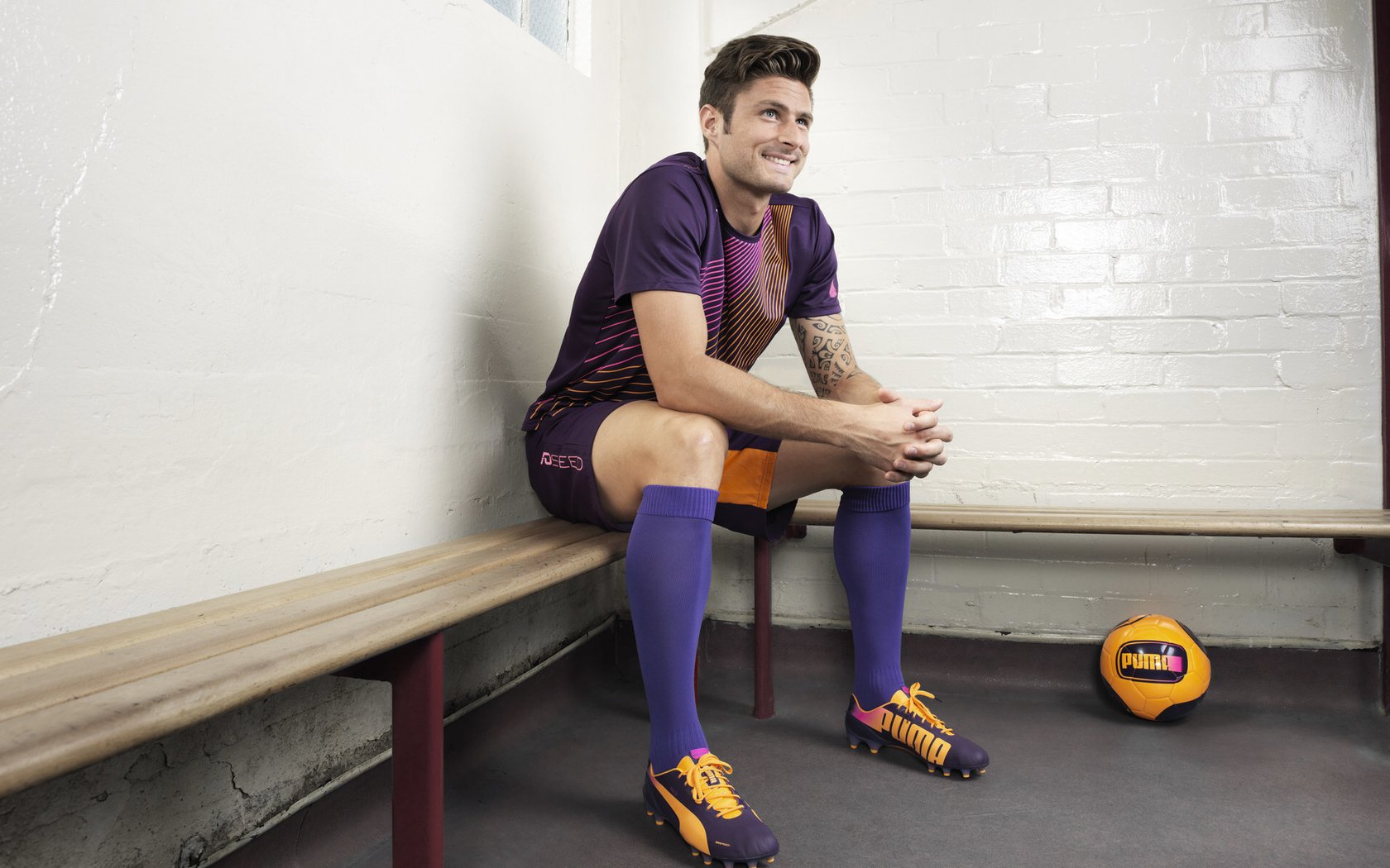 篮网球员采访中透露更衣室氛围团结和谐，篮网更衣室矛盾